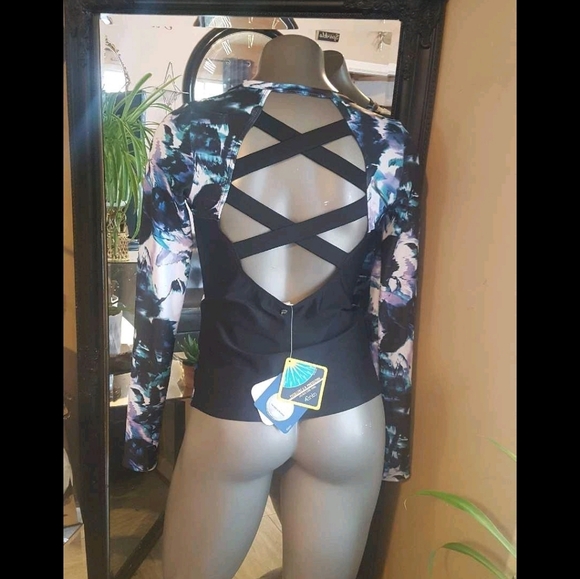 NEW w TAGS FABLETICS UV PROTECTION TOP - Picture 1 of 4